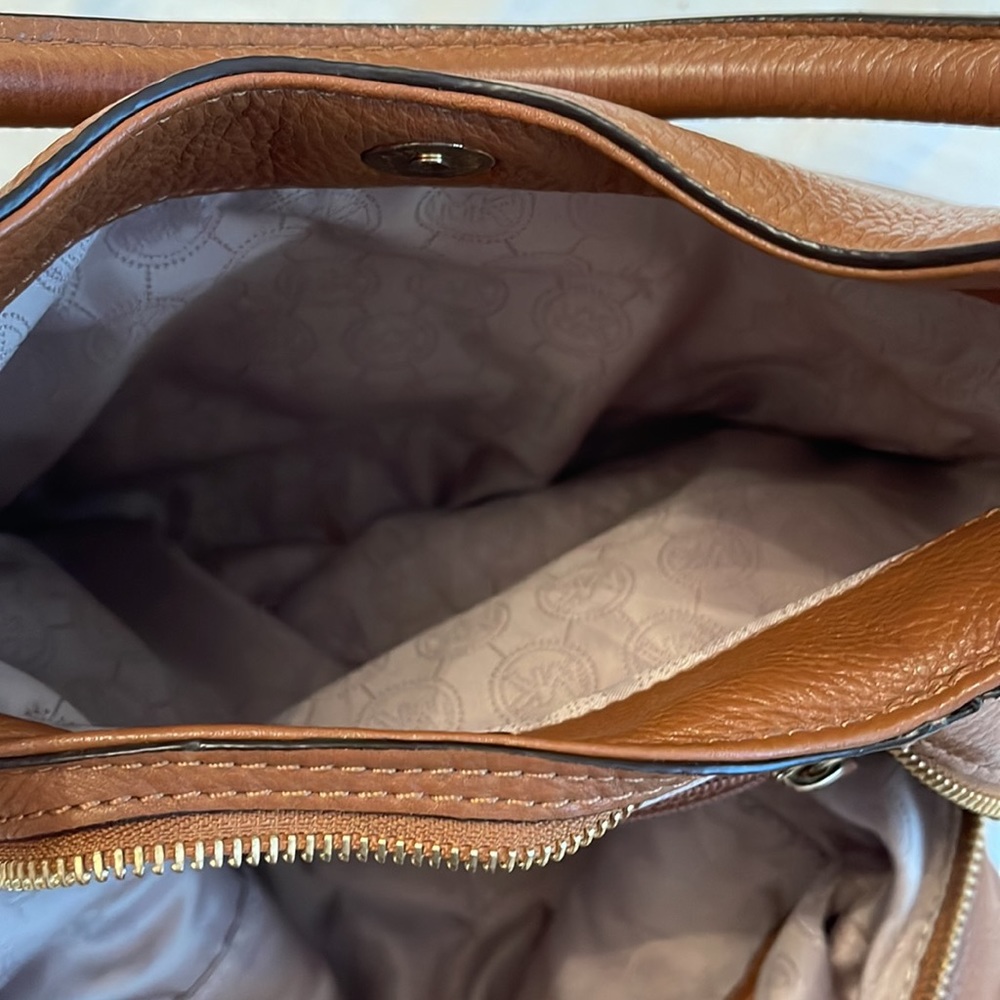 Michael Kors Handbag - Picture 7 of 9